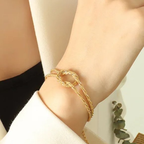 Gold knot bracelet - Picture 2 of 4